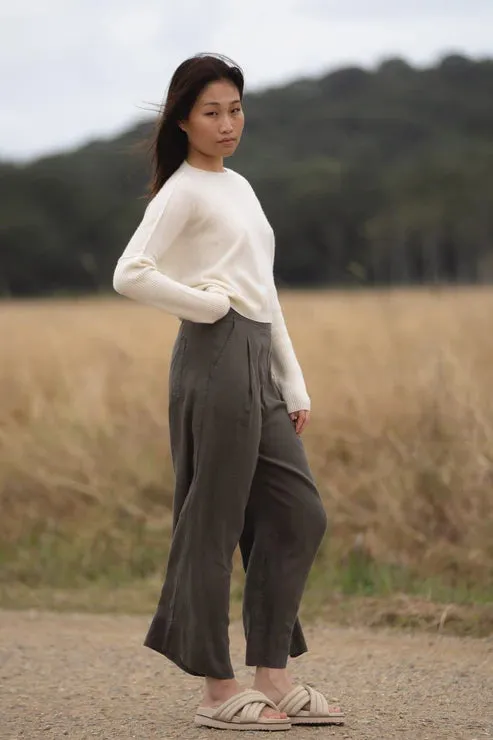 Ivy Khaki Linen Crop Pants