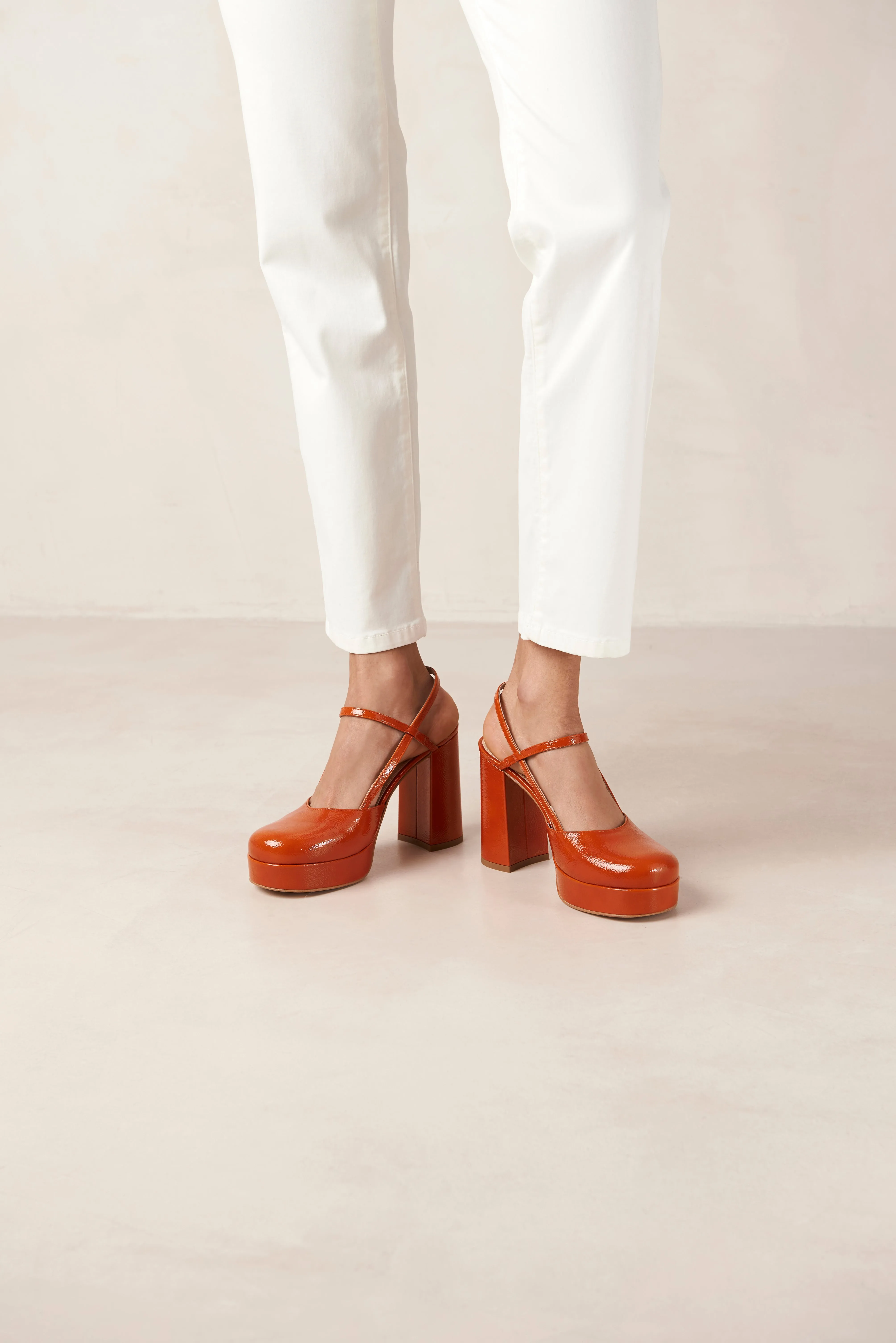 Louella Onix Orange Leather Pumps