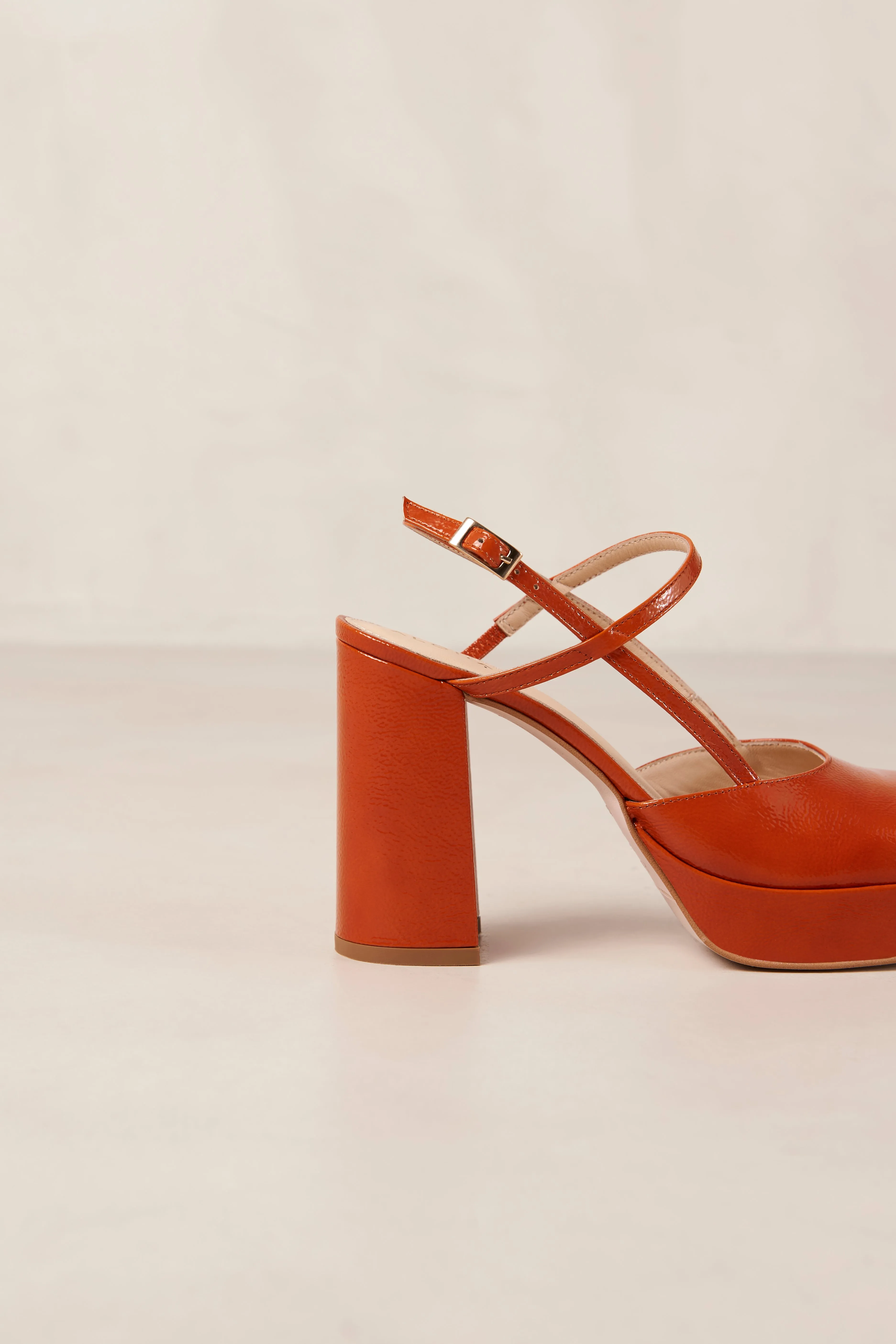 Louella Onix Orange Leather Pumps