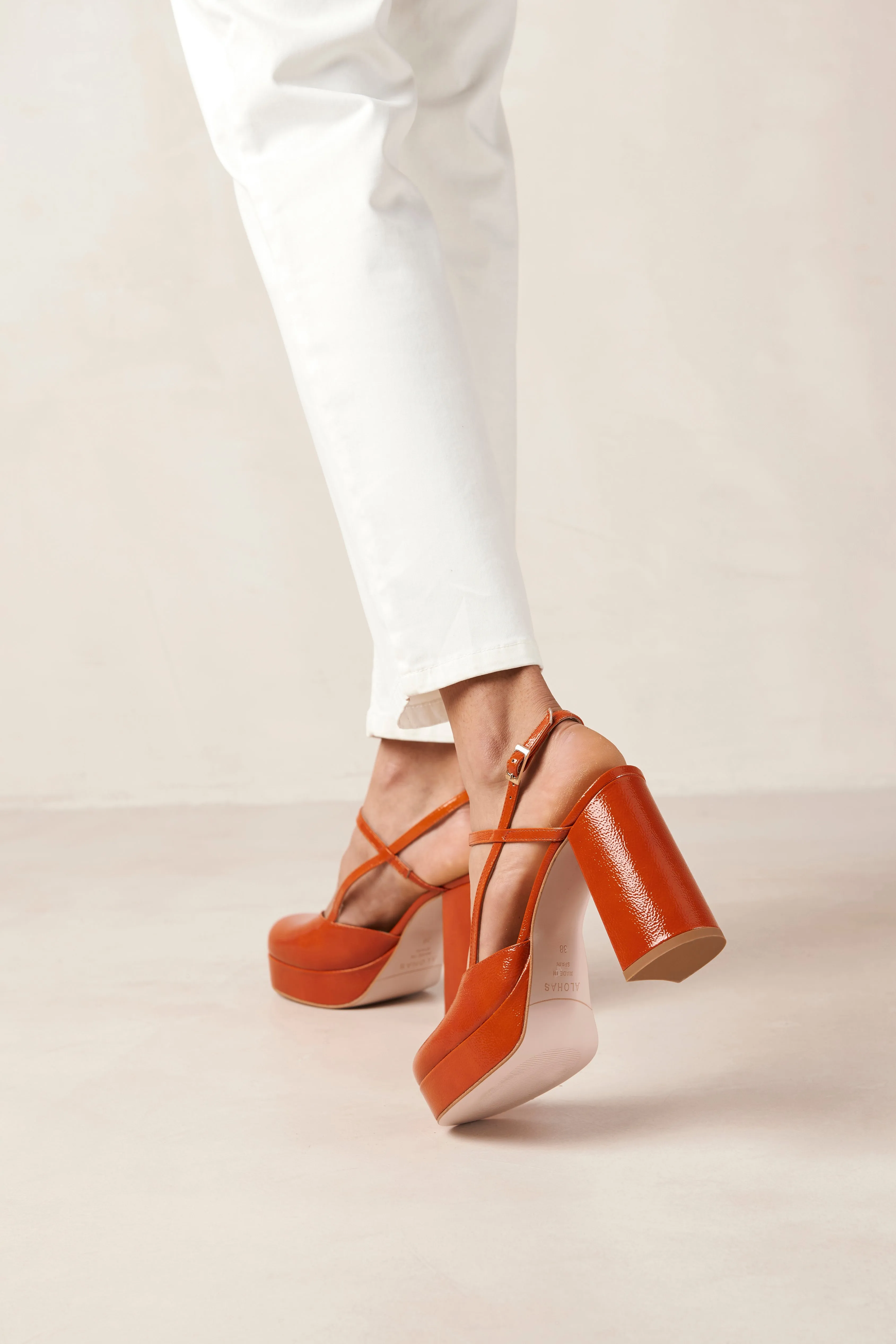 Louella Onix Orange Leather Pumps