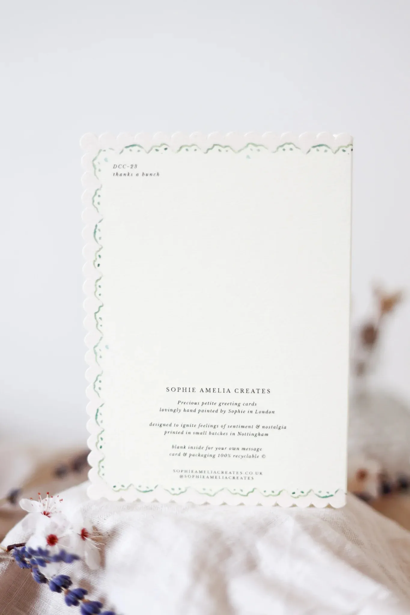 Mr & Mrs - Scalloped Edge Card