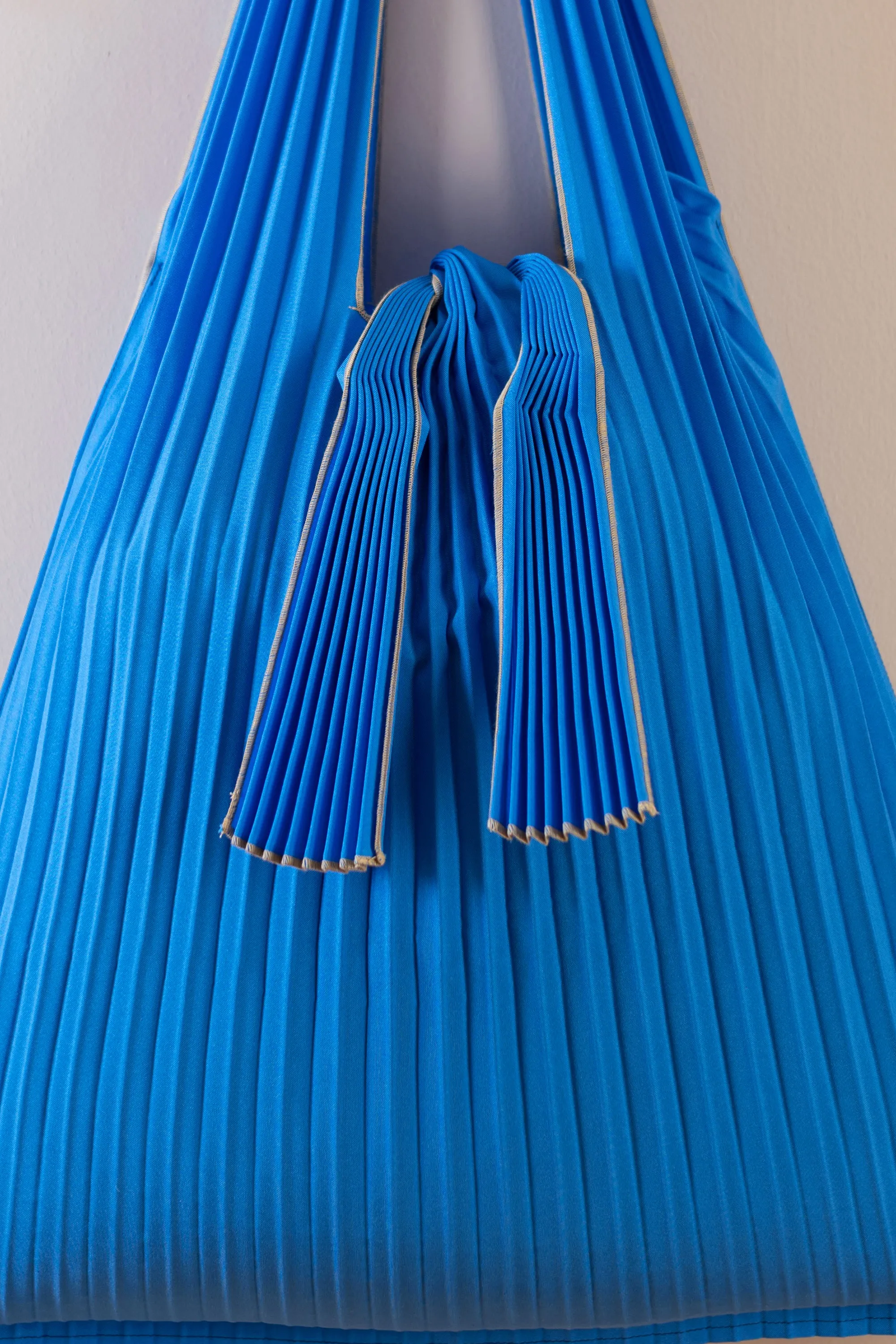 Vertical Pleated Large Tote Bag - Blue