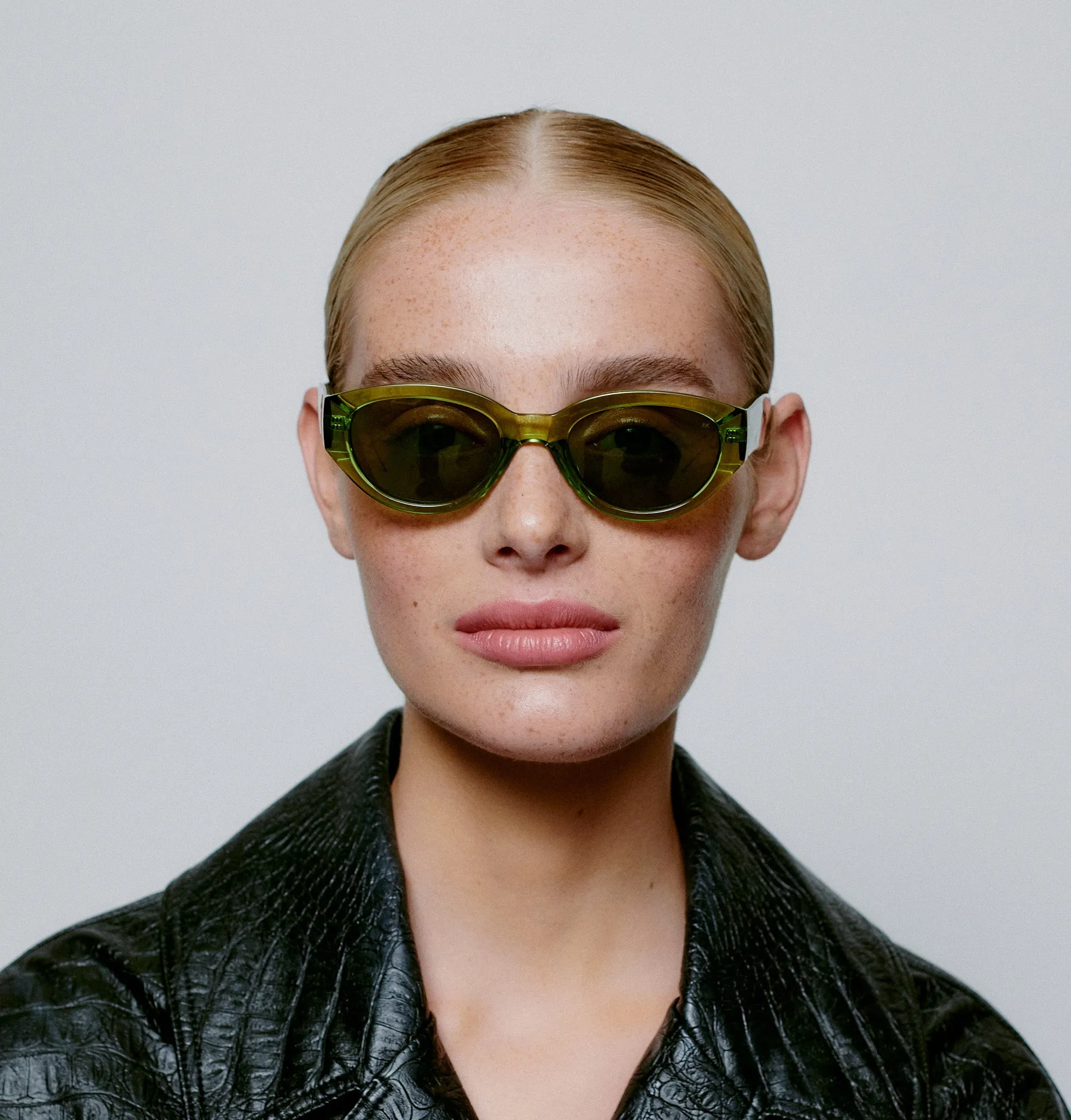 Winnie Sunglasses - Light Olive Transparent