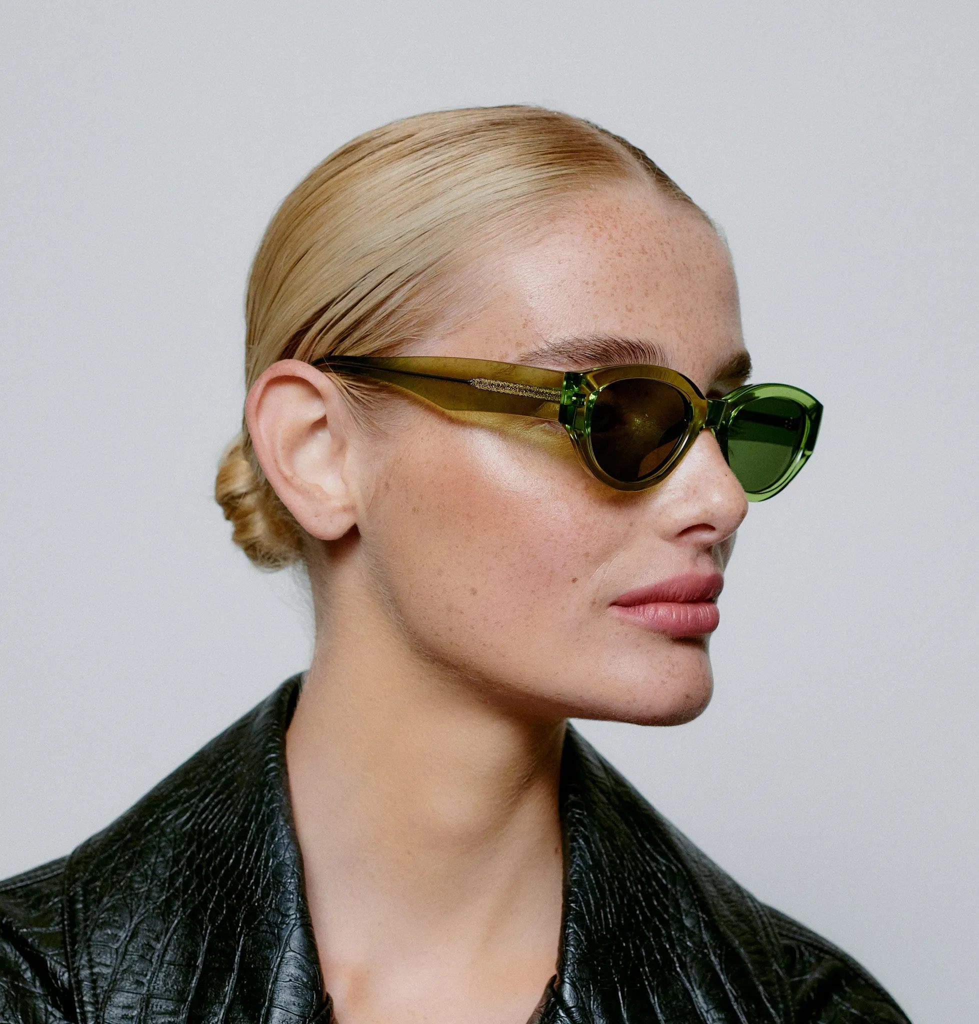 Winnie Sunglasses - Light Olive Transparent